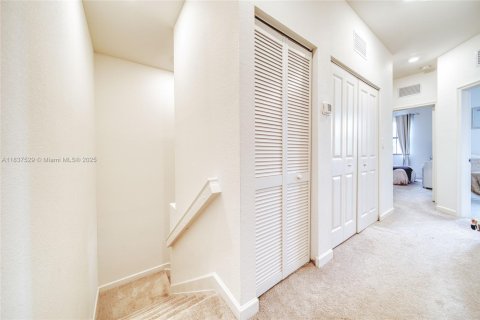 Touwnhouse à louer à Miami, Floride: 3 chambres, 157.47 m2 № 1826084 - photo 16