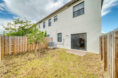 Touwnhouse à louer à Miami, Floride: 3 chambres, 157.47 m2 № 1826084 - photo 4