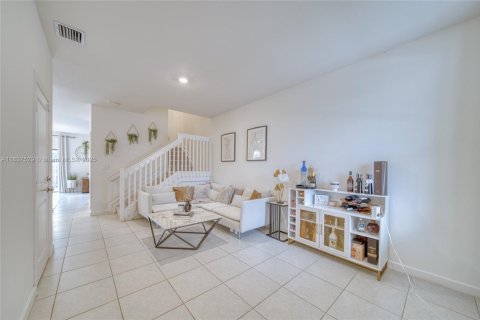 Touwnhouse à louer à Miami, Floride: 3 chambres, 157.47 m2 № 1826084 - photo 6