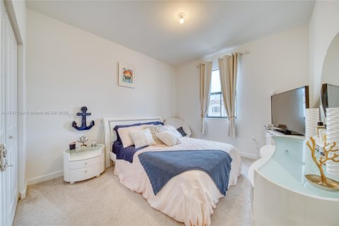 Touwnhouse à louer à Miami, Floride: 3 chambres, 157.47 m2 № 1826084 - photo 23
