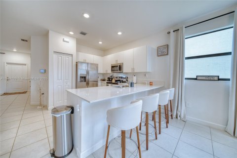 Touwnhouse à louer à Miami, Floride: 3 chambres, 157.47 m2 № 1826084 - photo 11