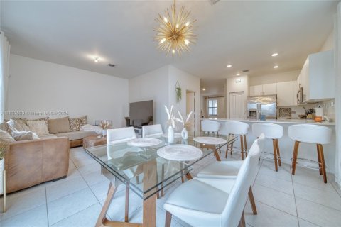 Touwnhouse à louer à Miami, Floride: 3 chambres, 157.47 m2 № 1826084 - photo 7