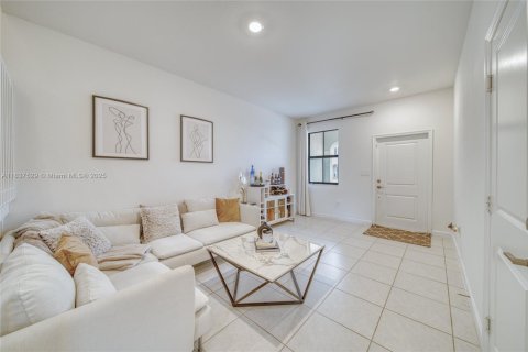 Touwnhouse à louer à Miami, Floride: 3 chambres, 157.47 m2 № 1826084 - photo 5