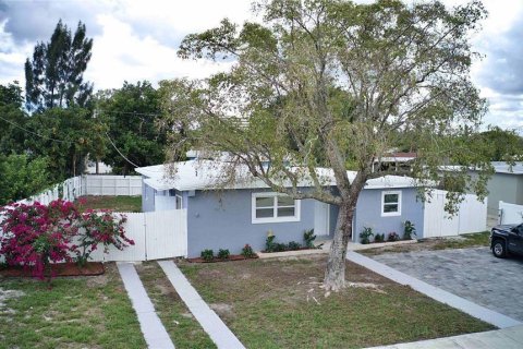 Casa en venta en Deerfield Beach, Florida, 4 dormitorios, 138.61 m2 № 2077696 - foto 5