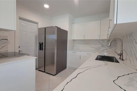 Casa en venta en Deerfield Beach, Florida, 4 dormitorios, 138.61 m2 № 2077696 - foto 12