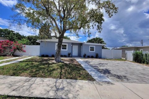 Casa en venta en Deerfield Beach, Florida, 4 dormitorios, 138.61 m2 № 2077696 - foto 4