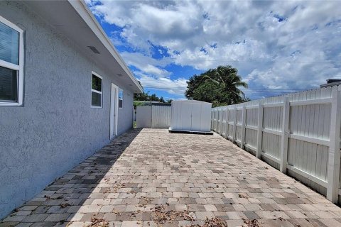 Casa en venta en Deerfield Beach, Florida, 4 dormitorios, 138.61 m2 № 2077696 - foto 23