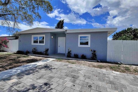 Casa en Deerfield Beach, Florida 4 dormitorios, 138.61 m2 № 2077696