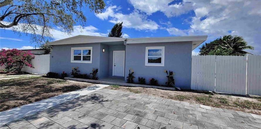 Casa en Deerfield Beach, Florida 4 dormitorios, 138.61 m2 № 2077696