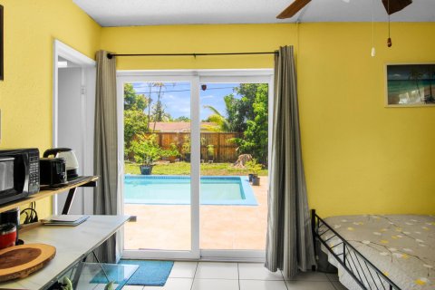 House in Pompano Beach, Florida 3 bedrooms, 162.11 sq.m. № 2387098 - photo 15