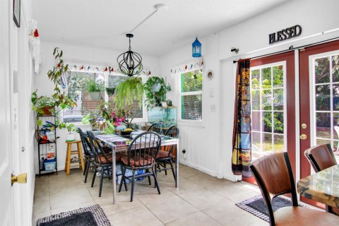 House in Pompano Beach, Florida 3 bedrooms, 162.11 sq.m. № 2387098 - photo 10