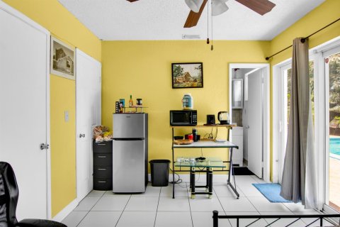 House in Pompano Beach, Florida 3 bedrooms, 162.11 sq.m. № 2387098 - photo 17