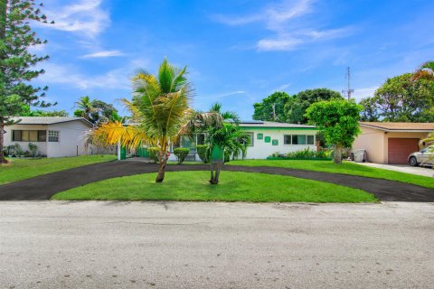 House in Pompano Beach, Florida 3 bedrooms, 162.11 sq.m. № 2387098 - photo 2