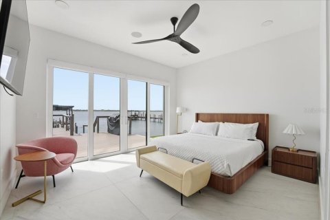 House in Merrit Island, Florida 5 bedrooms, 380.62 sq.m. № 2110726 - photo 23