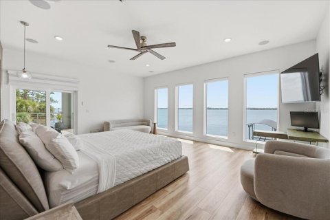 House in Merrit Island, Florida 5 bedrooms, 380.62 sq.m. № 2110726 - photo 29