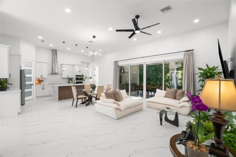 Villa ou maison à vendre à Brooksville, Floride: 4 chambres, 227.52 m2 № 2356586 - photo 18