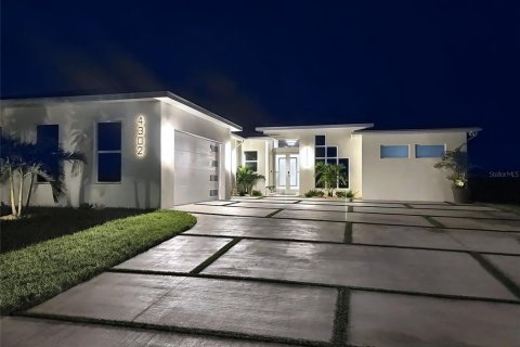 Casa en Brooksville, Florida 4 dormitorios, 227.52 m2 № 2356586