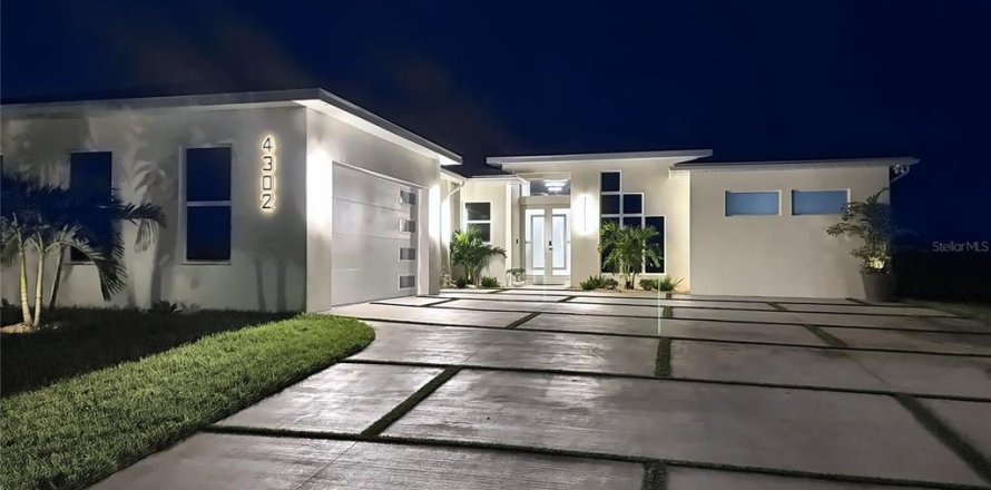 Villa ou maison à Brooksville, Floride 4 chambres, 227.52 m2 № 2356586