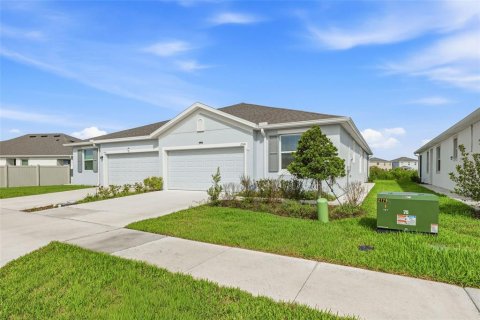 House in Wesley Chapel, Florida 3 bedrooms, 145.39 sq.m. № 2209549