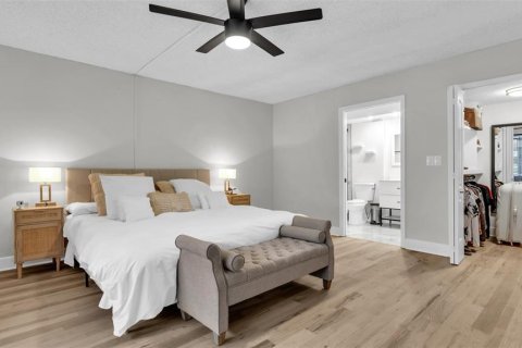 Condo in Largo, Florida, 2 bedrooms № 2130301 - photo 18