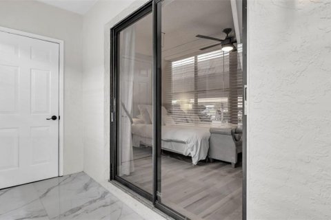 Condo in Largo, Florida, 2 bedrooms № 2130301 - photo 23