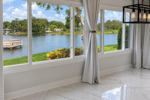 Condo in Largo, Florida, 2 bedrooms № 2130301 - photo 14