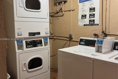 Copropriété à louer à Miami, Floride: 2 chambres, 91.6 m2 № 2415956 - photo 20