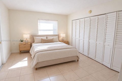 Copropriété à louer à Miami, Floride: 2 chambres, 91.6 m2 № 2415956 - photo 8