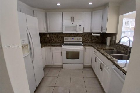 Copropriété à louer à Miami, Floride: 2 chambres, 91.6 m2 № 2415956 - photo 6