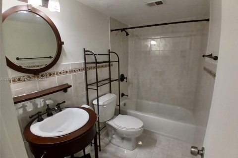 Copropriété à louer à Miami, Floride: 2 chambres, 91.6 m2 № 2415956 - photo 12