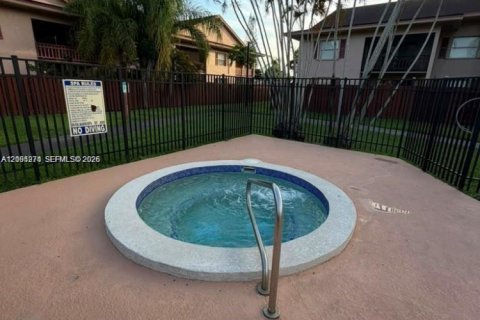 Copropriété à louer à Miami, Floride: 2 chambres, 91.6 m2 № 2415956 - photo 23