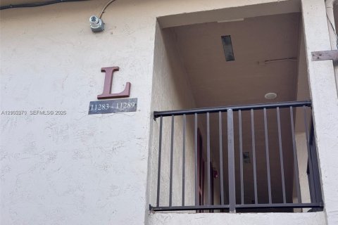 Copropriété à louer à Miami, Floride: 2 chambres, 91.6 m2 № 2415956 - photo 3