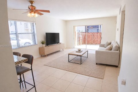 Copropriété à louer à Miami, Floride: 2 chambres, 91.6 m2 № 2415956 - photo 5