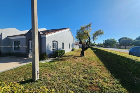 Купить виллу или дом в Майами, Флорида 2 спальни, 93.83м2, № 2020413 - фото 2