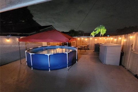 Купить виллу или дом в Майами, Флорида 2 спальни, 93.83м2, № 2020413 - фото 18