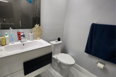 Купить виллу или дом в Майами, Флорида 2 спальни, 93.83м2, № 2020413 - фото 12