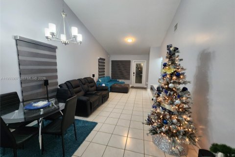 Купить виллу или дом в Майами, Флорида 2 спальни, 93.83м2, № 2020413 - фото 7