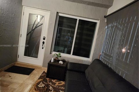 Купить виллу или дом в Майами, Флорида 2 спальни, 93.83м2, № 2020413 - фото 17