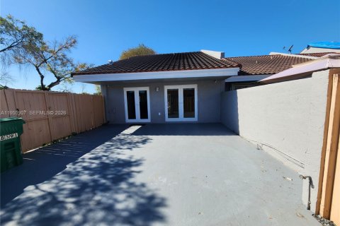 Купить виллу или дом в Майами, Флорида 2 спальни, 93.83м2, № 2020413 - фото 14