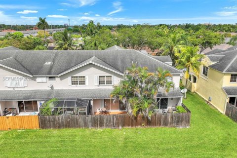 Купить таунхаус в Майами, Флорида 3 спальни, 128.39м2, № 2025703 - фото 25