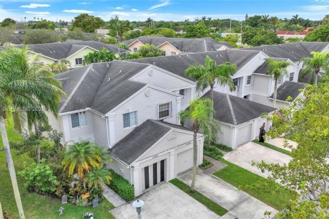 Купить таунхаус в Майами, Флорида 3 спальни, 128.39м2, № 2025703 - фото 29