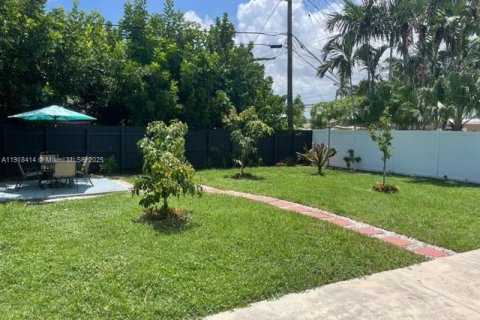 Villa ou maison à louer à Oakland Park, Floride: 2 chambres, 98.48 m2 № 1973091 - photo 24