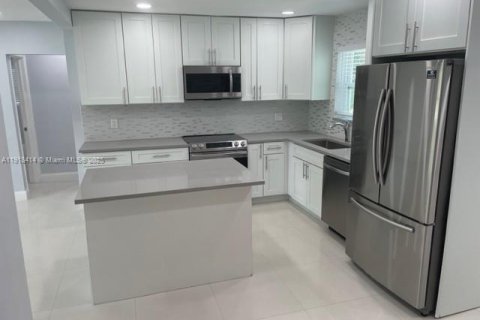 Villa ou maison à louer à Oakland Park, Floride: 2 chambres, 98.48 m2 № 1973091 - photo 10