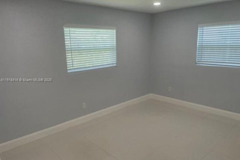 Villa ou maison à louer à Oakland Park, Floride: 2 chambres, 98.48 m2 № 1973091 - photo 15