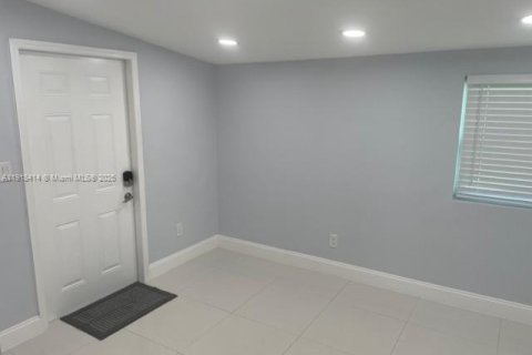 Villa ou maison à louer à Oakland Park, Floride: 2 chambres, 98.48 m2 № 1973091 - photo 14