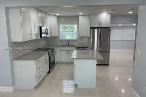 Villa ou maison à louer à Oakland Park, Floride: 2 chambres, 98.48 m2 № 1973091 - photo 9