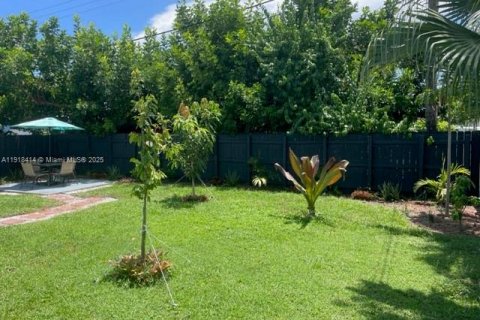 Villa ou maison à louer à Oakland Park, Floride: 2 chambres, 98.48 m2 № 1973091 - photo 26