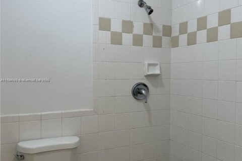 Touwnhouse à louer à Coral Springs, Floride: 2 chambres, 162.86 m2 № 1715209 - photo 4