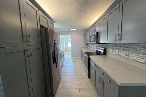 House in Ocala, Florida 3 bedrooms, 163.14 sq.m. № 2381103 - photo 11