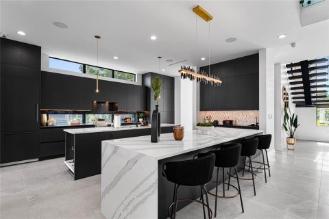 Купить виллу или дом в Тампа, Флорида 9 комнат, 520.25м2, № 2097260 - фото 22